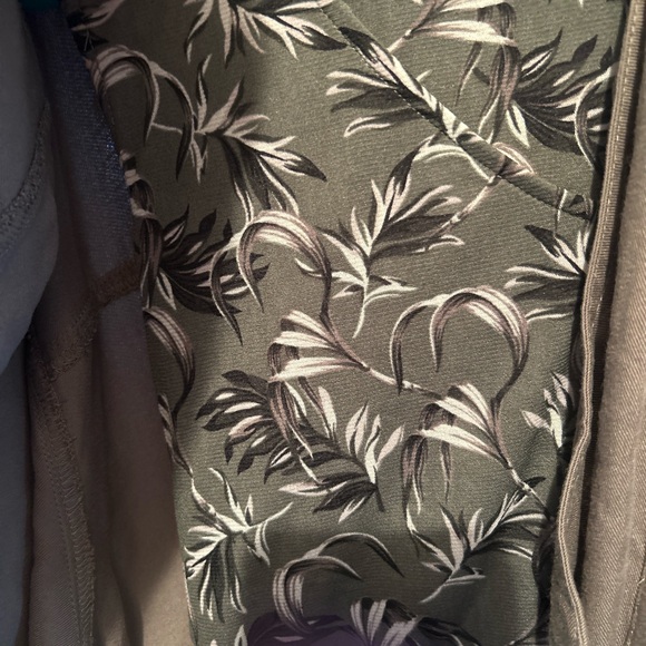 Soft Surroundings Green Floral Sleeveless blouse
& Style & Co Green Jacket - Picture 4 of 11